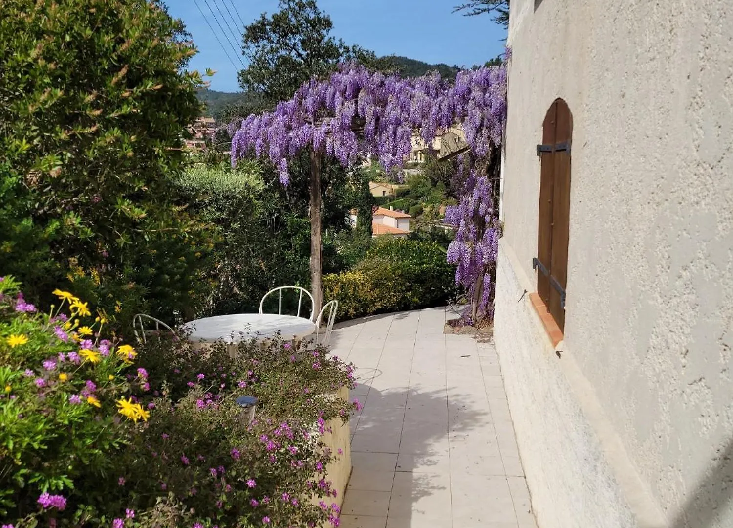 Appartamento Appartements Dans Villa En Rez De Jardin Hyères