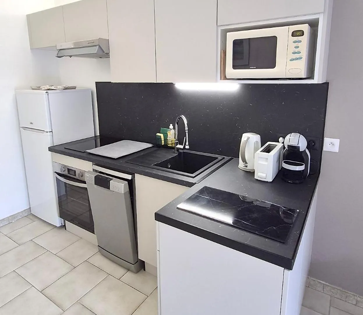 Appartements Dans Villa En Rez De Jardin Hyères Appartamento